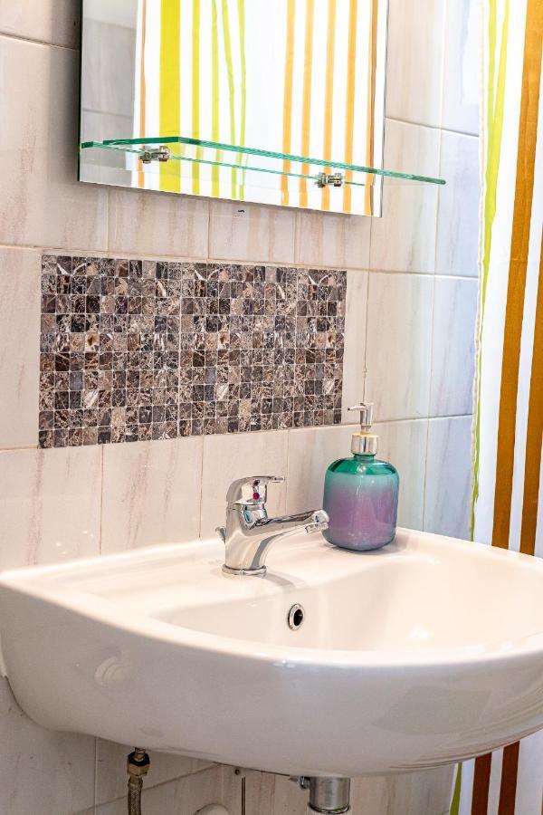 איגיו Ritsinia Apartments מראה חיצוני תמונה